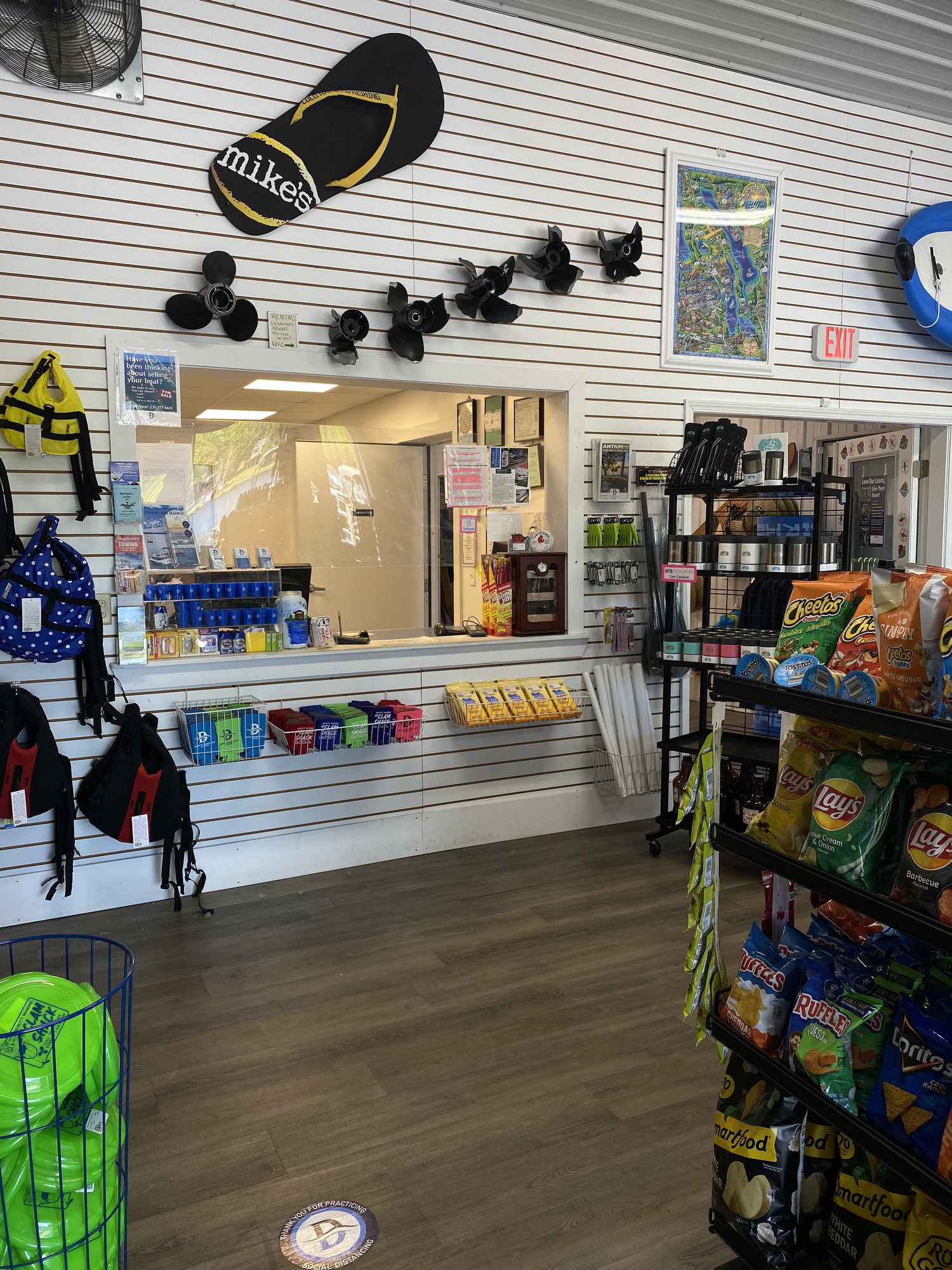 Clam Shack Counter